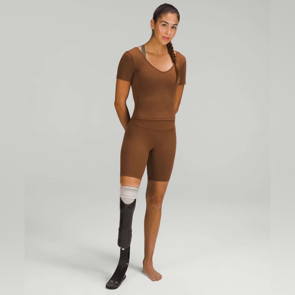 Lululemon Align T-Shirt
Roasted Brown light brown neutral v neck crop fit - Picture 2 of 9